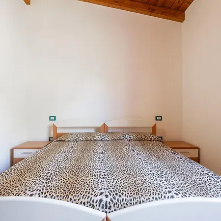 Holiday home Ghisu *